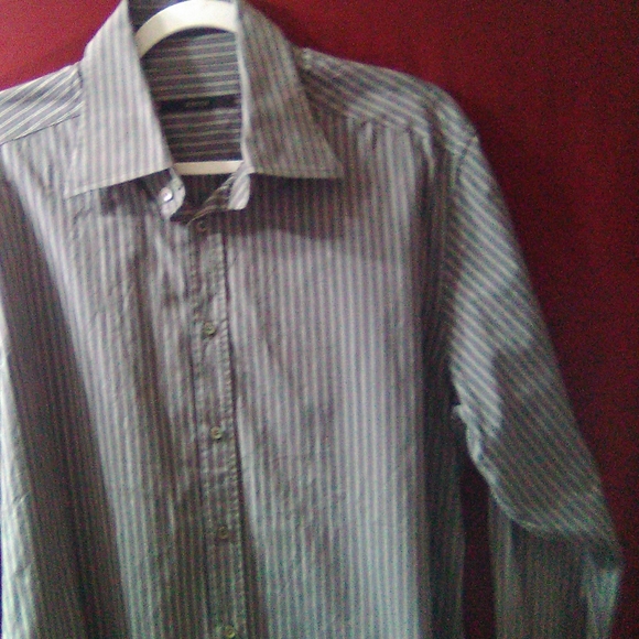 ✨authentic✨ Gucci button up - Picture 5 of 6